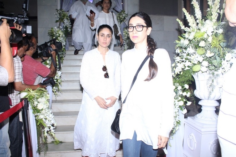 Bollywood Celebrities at Prayer Meeting of Ram Mukherjee - 27 / 74 photos