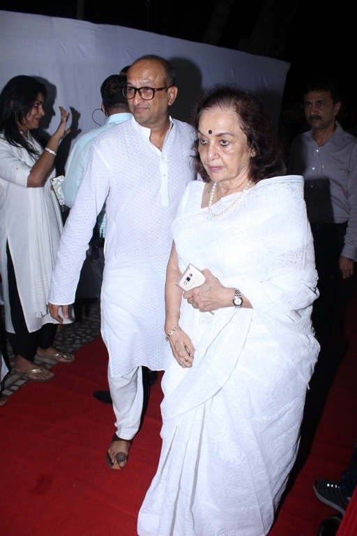 Bollywood Celebrities at Prayer Meeting of Ram Mukherjee - 29 / 74 photos