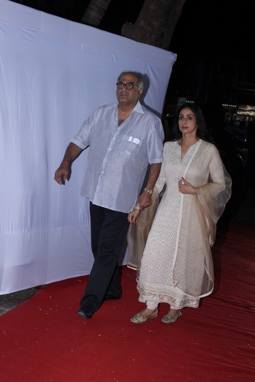 Bollywood Celebrities at Prayer Meeting of Ram Mukherjee - 47 / 74 photos