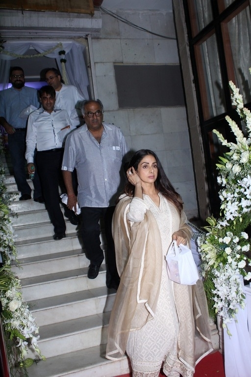 Bollywood Celebrities at Prayer Meeting of Ram Mukherjee - 51 / 74 photos