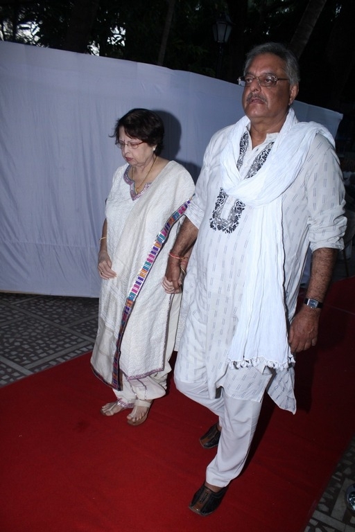 Bollywood Celebrities at Prayer Meeting of Ram Mukherjee - 55 / 74 photos