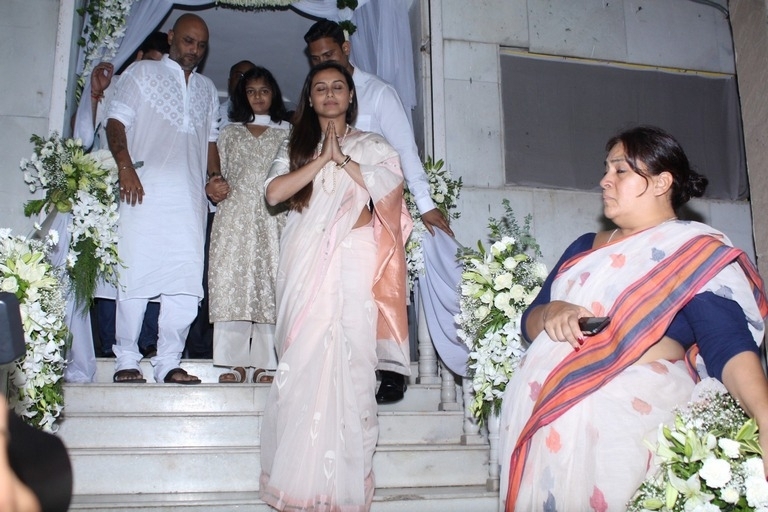 Bollywood Celebrities at Prayer Meeting of Ram Mukherjee - 56 / 74 photos