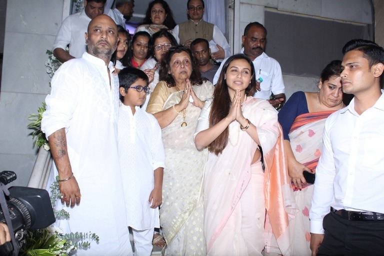 Bollywood Celebrities at Prayer Meeting of Ram Mukherjee - 69 / 74 photos