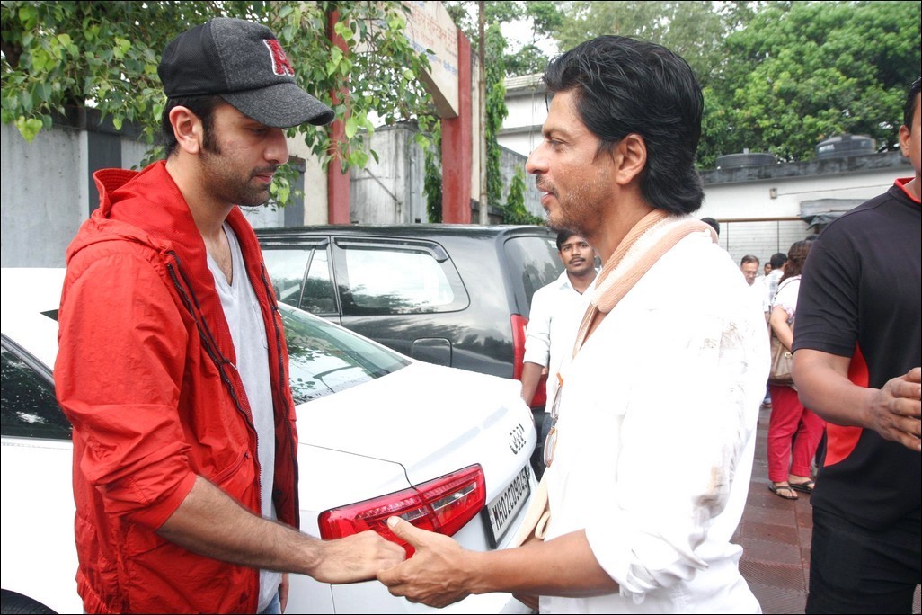 Bolly Celebs at Priyanka Chopra Father Funeral - 99 / 115 photos