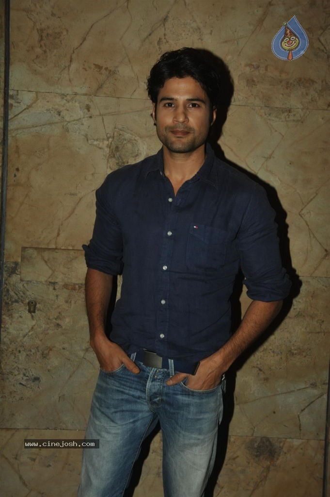 Bolly Celebs at Queen Movie Special Screening - 76 / 92 photos