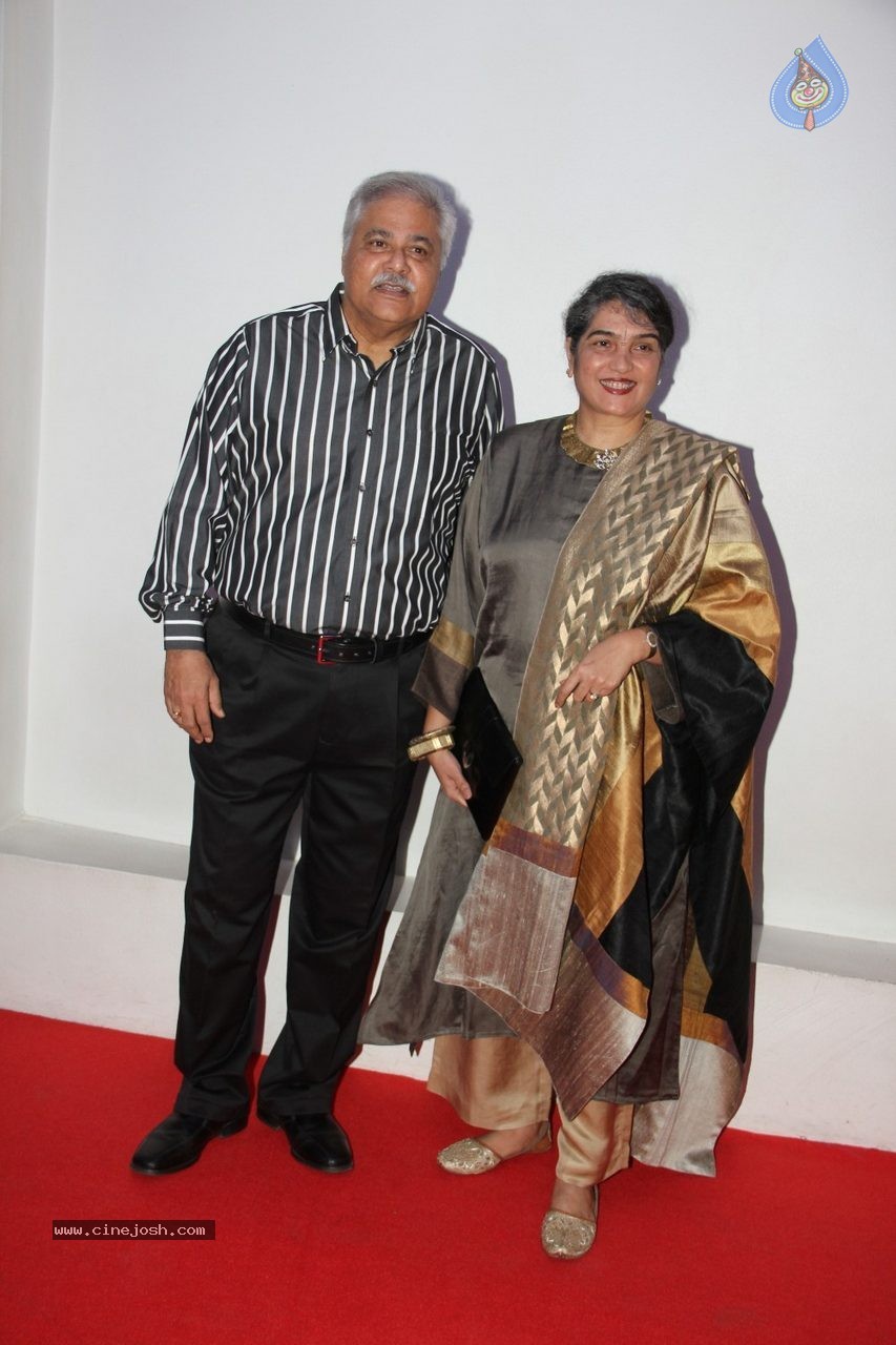 Bolly Celebs at R Madhavan Bday Bash - 11 / 121 photos