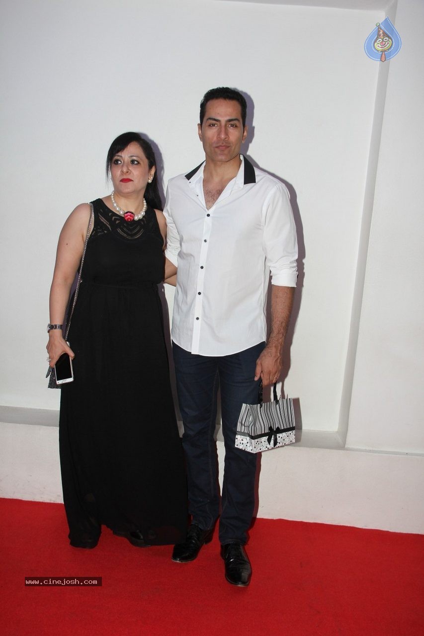 Bolly Celebs at R Madhavan Bday Bash - 26 / 121 photos