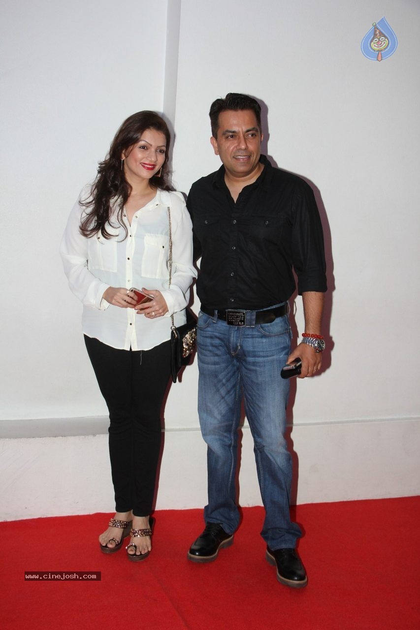 Bolly Celebs at R Madhavan Bday Bash - 37 / 121 photos