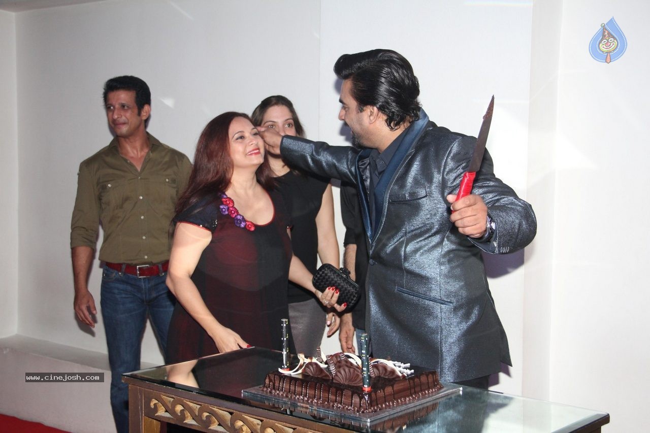 Bolly Celebs at R Madhavan Bday Bash - 44 / 121 photos