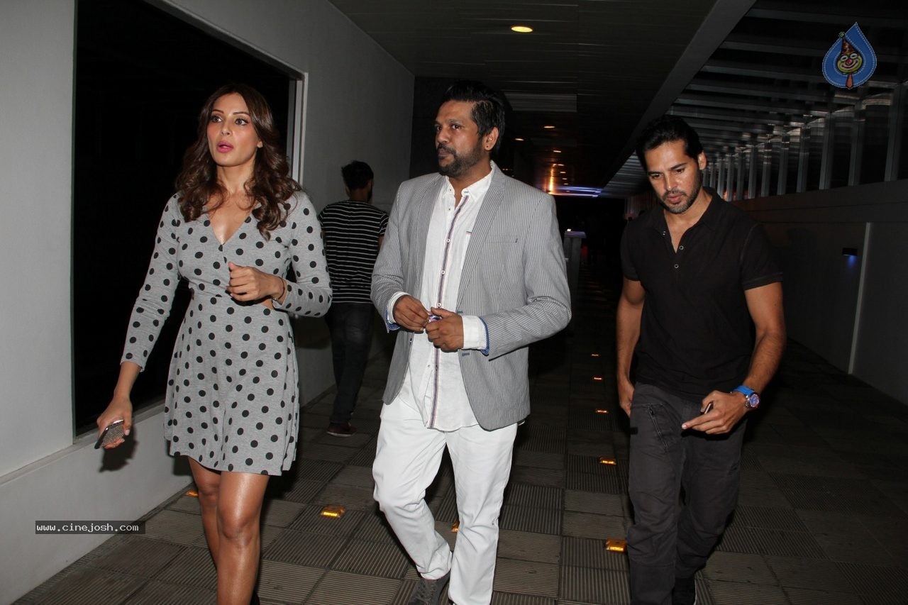 Bolly Celebs at R Madhavan Bday Bash - 45 / 121 photos