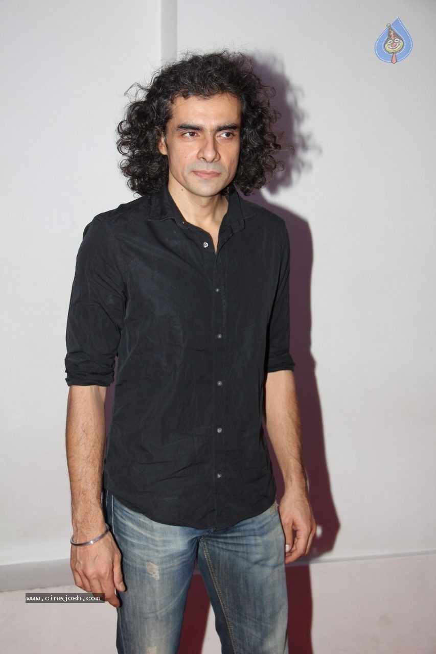 Bolly Celebs at R Madhavan Bday Bash - 71 / 121 photos