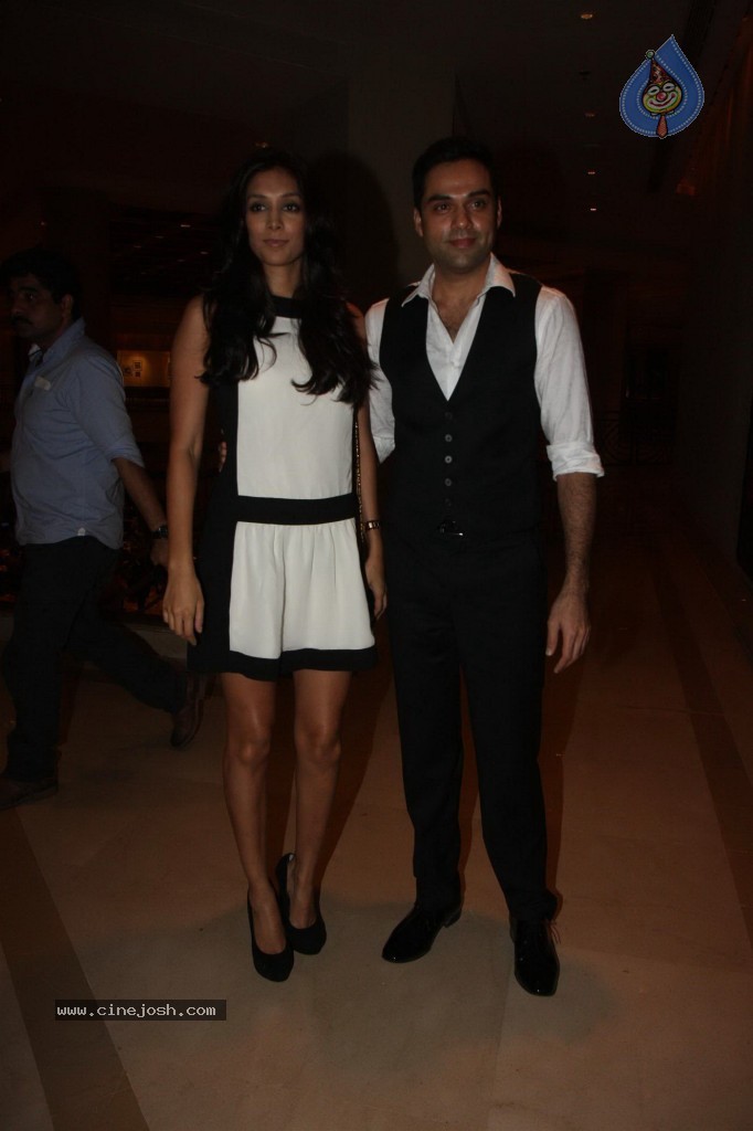 Bolly Celebs at Raanjhanaa Success Party - 30 / 70 photos