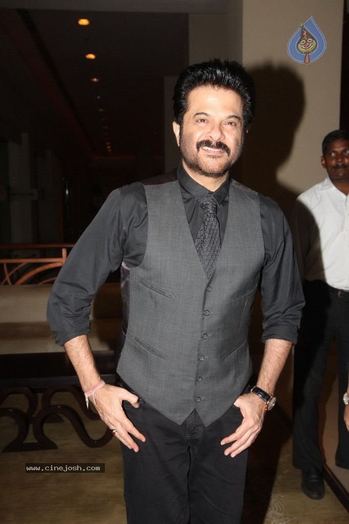 Bolly Celebs at Raanjhanaa Success Party - 41 / 70 photos