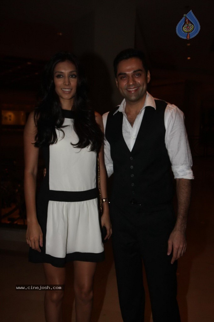 Bolly Celebs at Raanjhanaa Success Party - 64 / 70 photos