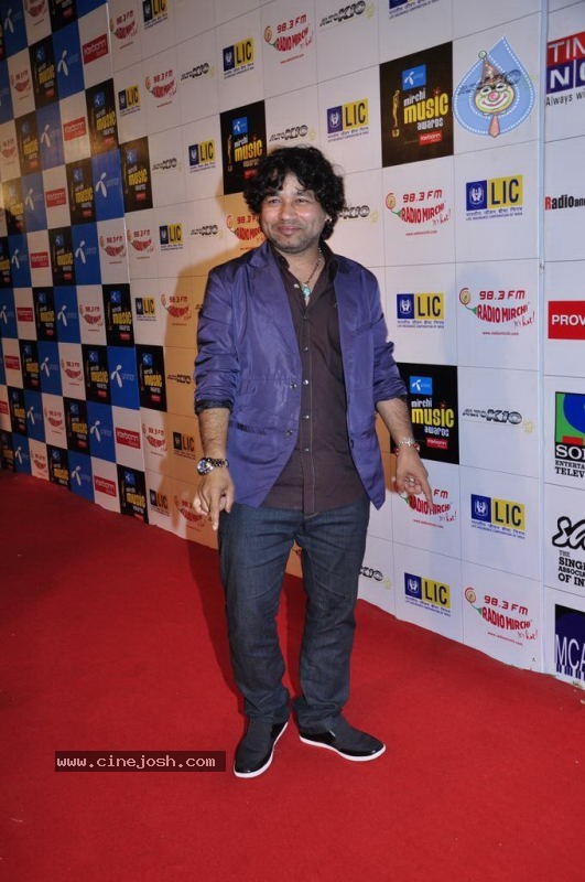 Bolly Celebs at Radio Mirchi Music Awards - 52 / 126 photos