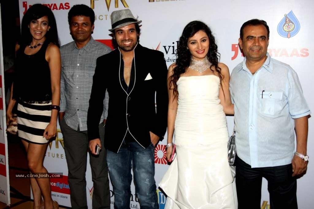 Bolly Celebs at Riddick Premiere - 1 / 28 photos