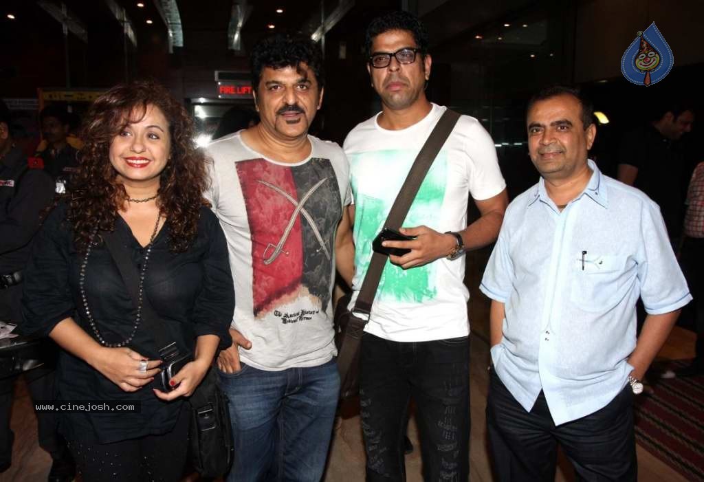 Bolly Celebs at Riddick Premiere - 17 / 28 photos