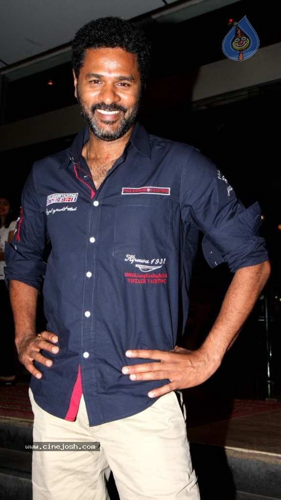 Bolly Celebs at Riddick Premiere - 22 / 28 photos