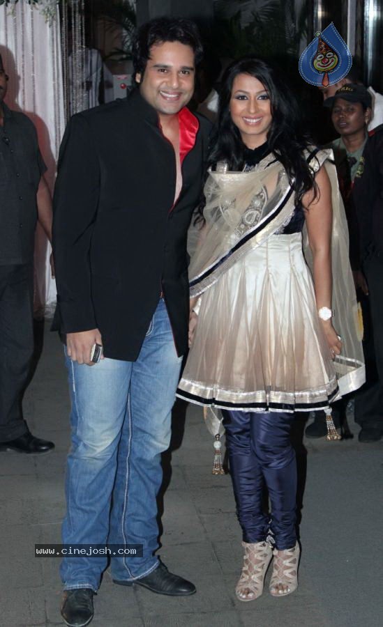 Bolly Celebs at Rohit Shetty Sister Wedding Reception - 27 / 59 photos