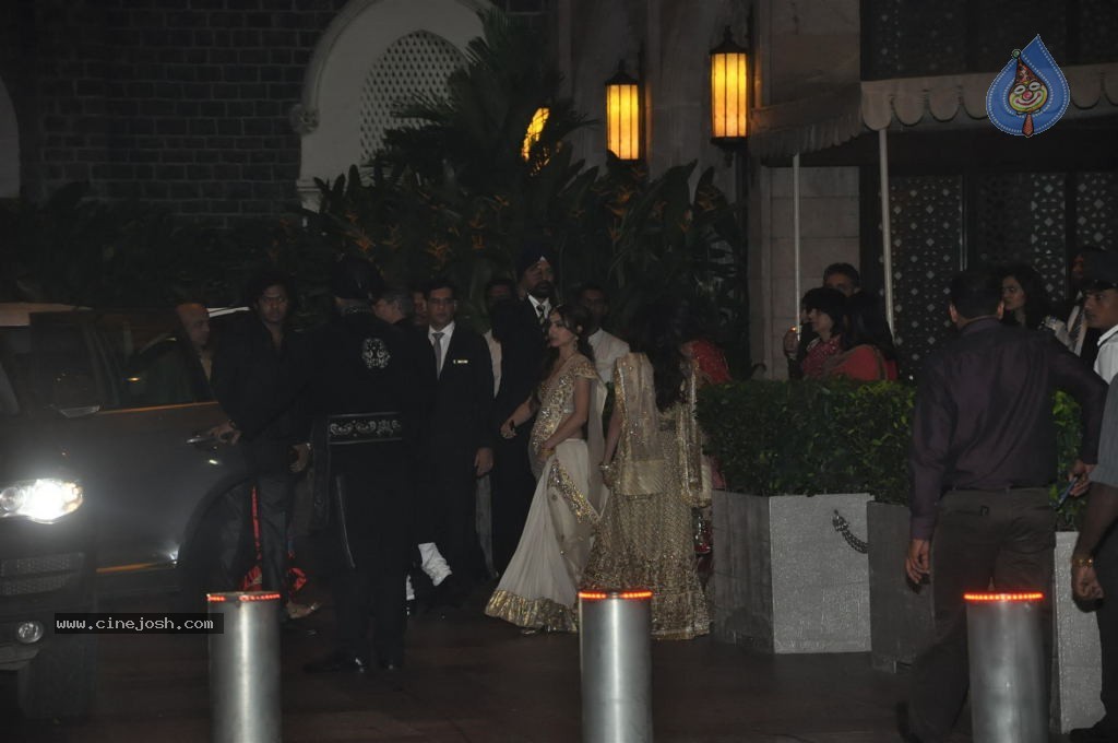 Bolly Celebs at Saif-Kareena Wedding Party - 9 / 80 photos