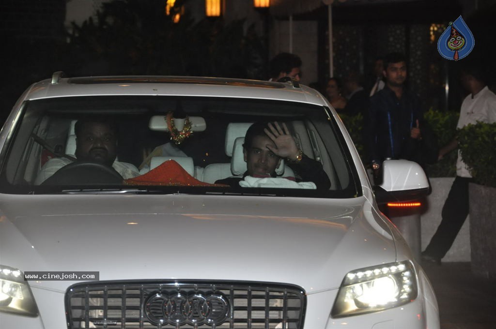 Bolly Celebs at Saif-Kareena Wedding Party - 28 / 80 photos