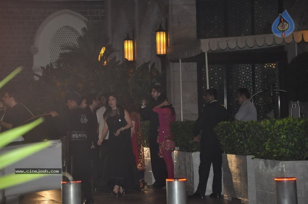 Bolly Celebs at Saif-Kareena Wedding Party - 29 / 80 photos