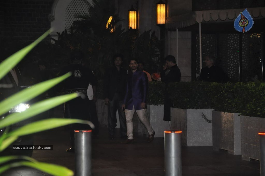 Bolly Celebs at Saif-Kareena Wedding Party - 33 / 80 photos