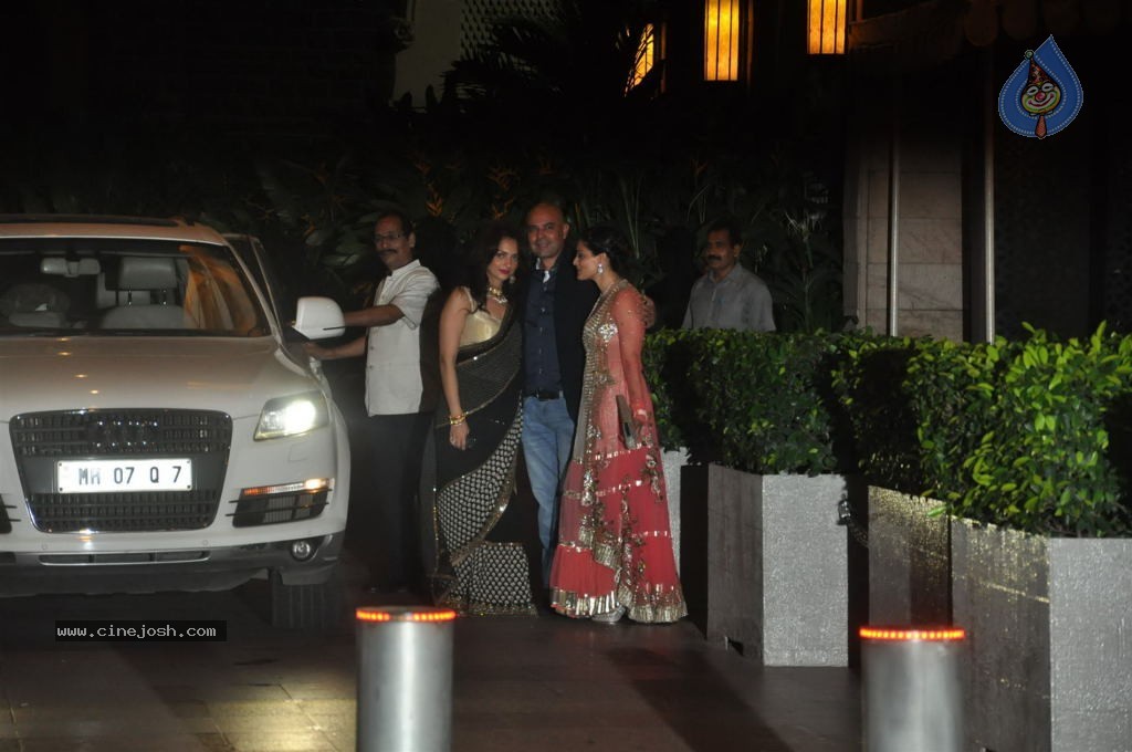 Bolly Celebs at Saif-Kareena Wedding Party - 34 / 80 photos