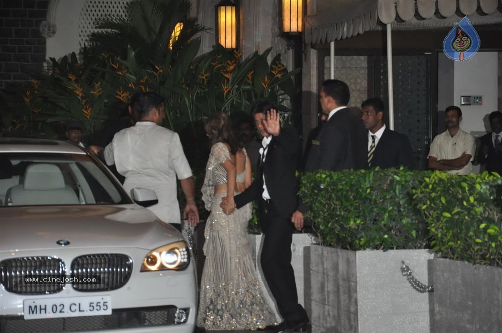 Bolly Celebs at Saif-Kareena Wedding Party - 50 / 80 photos