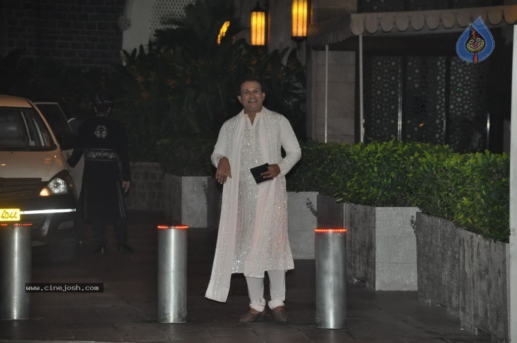 Bolly Celebs at Saif-Kareena Wedding Party - 69 / 80 photos