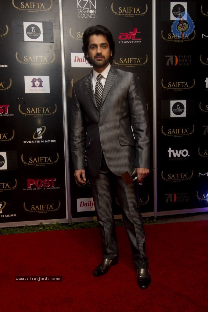 Bolly Celebs at SAIFTA Event - 6 / 40 photos