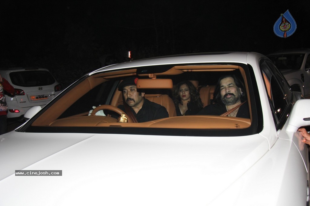 Bolly Celebs at Salman Khan Birthday Bash  - 5 / 53 photos