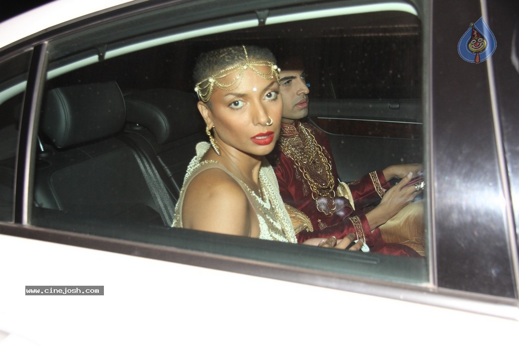 Bolly Celebs at Salman Khan Birthday Bash  - 6 / 53 photos