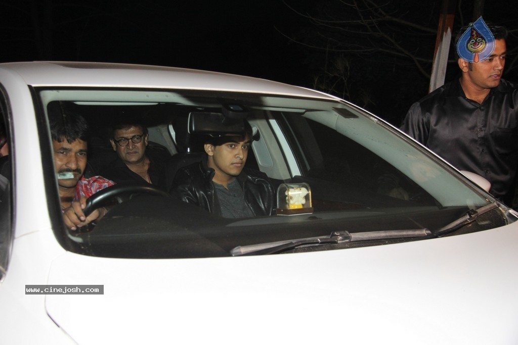 Bolly Celebs at Salman Khan Birthday Bash  - 14 / 53 photos