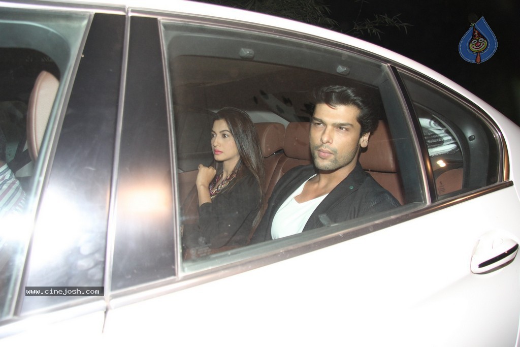 Bolly Celebs at Salman Khan Birthday Bash  - 18 / 53 photos
