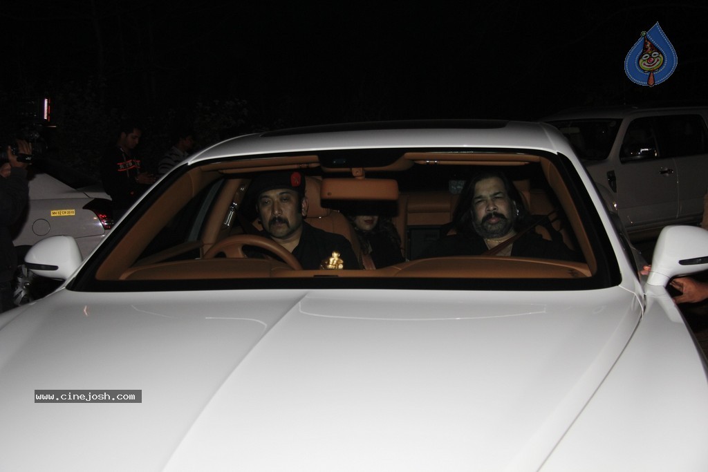 Bolly Celebs at Salman Khan Birthday Bash  - 38 / 53 photos
