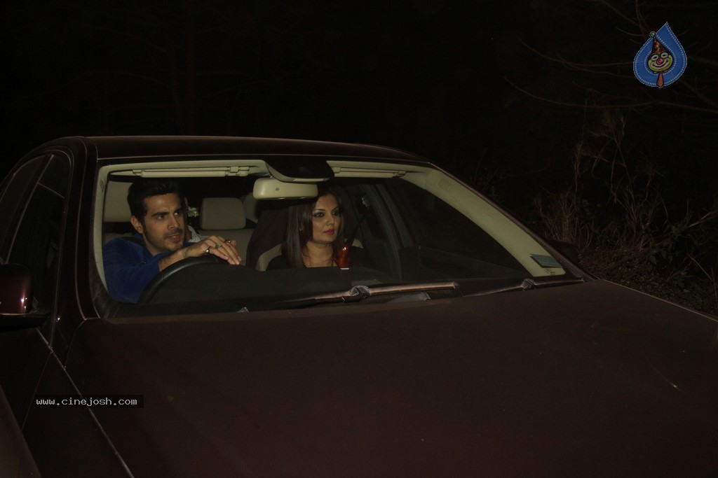 Bolly Celebs at Salman Khan Birthday Bash  - 39 / 53 photos