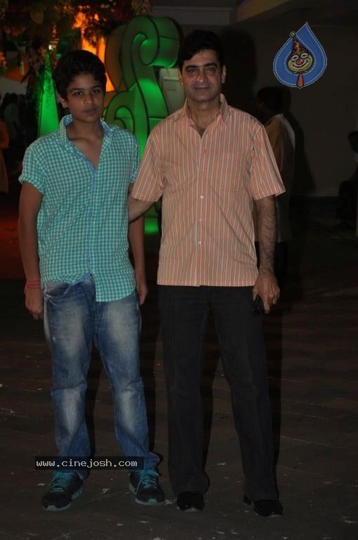 Bolly Celebs at Sanjay Dutt Mata Ki Chauki Event - 3 / 47 photos