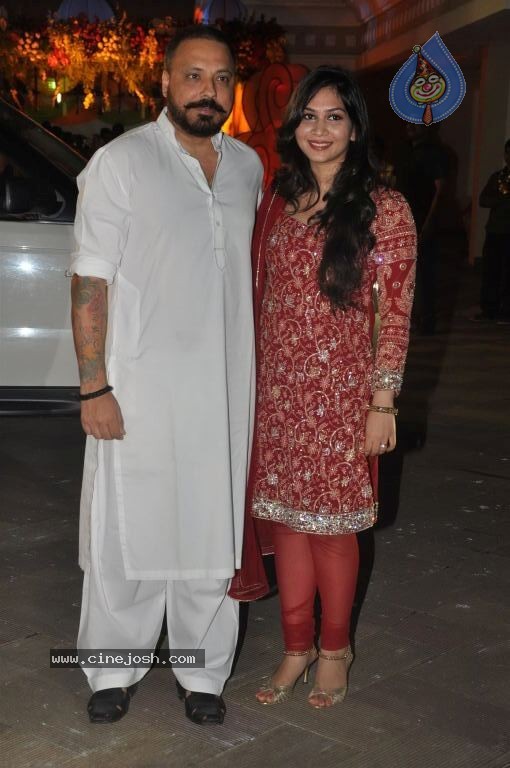 Bolly Celebs at Sanjay Dutt Mata Ki Chauki Event - 4 / 47 photos