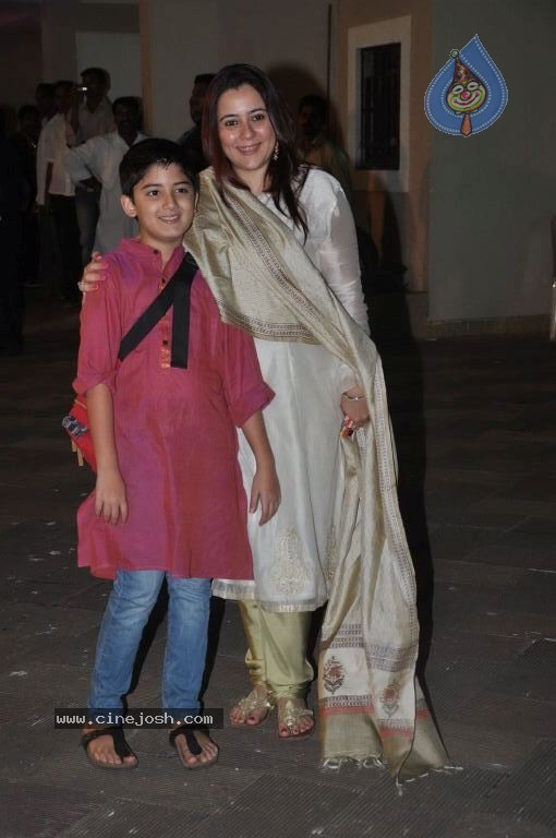 Bolly Celebs at Sanjay Dutt Mata Ki Chauki Event - 26 / 47 photos