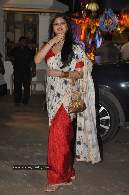 Bolly Celebs at Sanjay Dutt Mata Ki Chauki Event - 38 / 47 photos