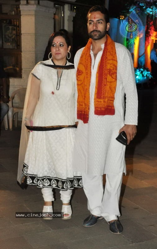 Bolly Celebs at Sanjay Dutt Mata ki Chowki Event - 24 / 129 photos