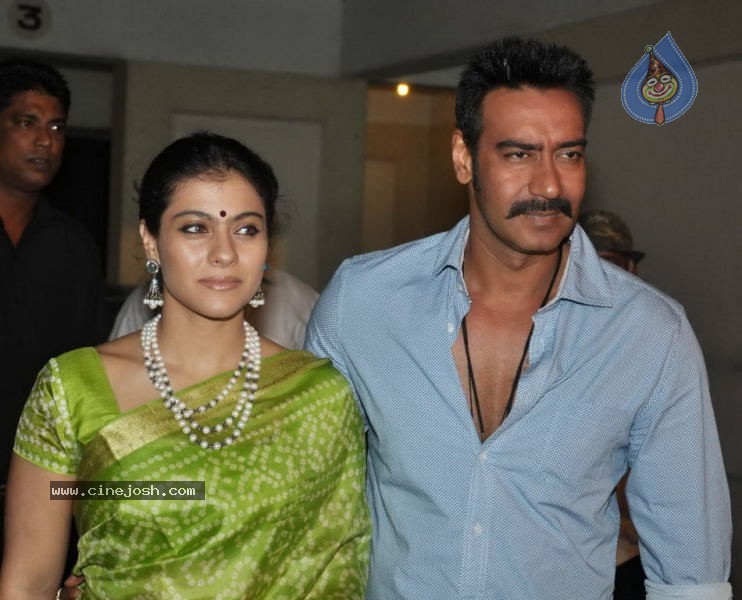 Bolly Celebs at Sanjay Dutt Mata ki Chowki Event - 31 / 129 photos