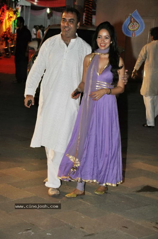Bolly Celebs at Sanjay Dutt Mata ki Chowki Event - 33 / 129 photos