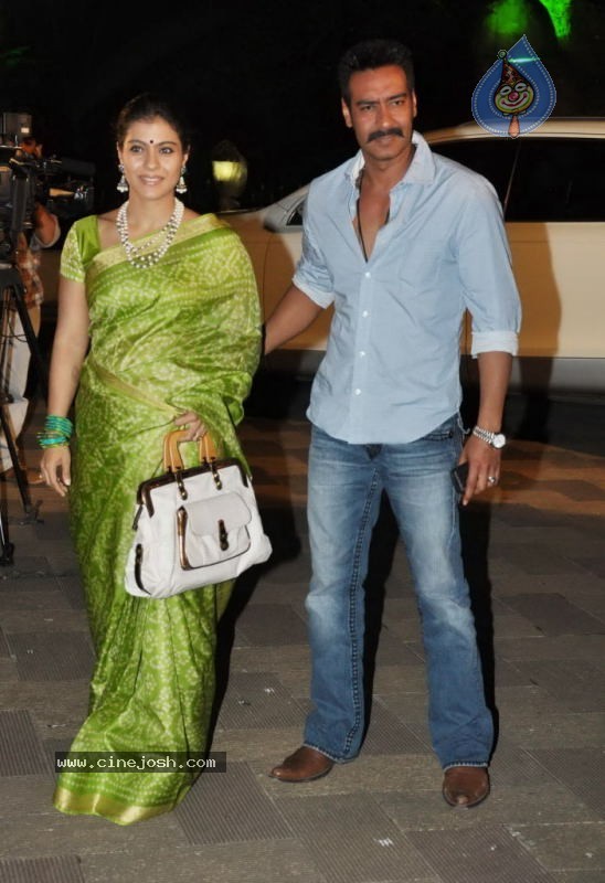 Bolly Celebs at Sanjay Dutt Mata ki Chowki Event - 47 / 129 photos