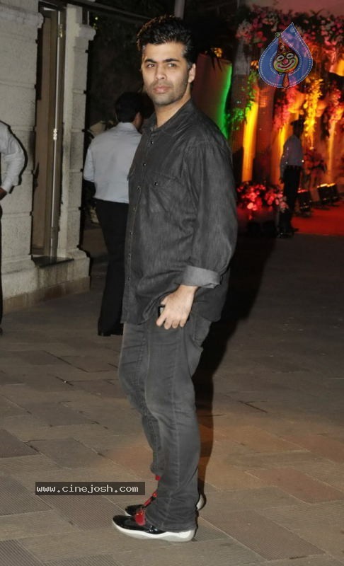 Bolly Celebs at Sanjay Dutt Mata ki Chowki Event - 50 / 129 photos
