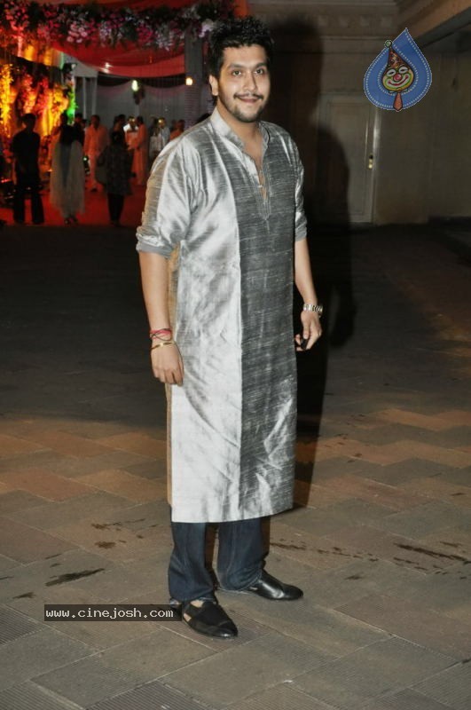 Bolly Celebs at Sanjay Dutt Mata ki Chowki Event - 58 / 129 photos