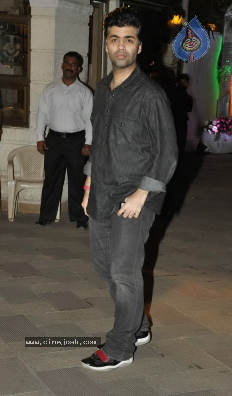 Bolly Celebs at Sanjay Dutt Mata ki Chowki Event - 71 / 129 photos