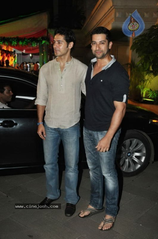 Bolly Celebs at Sanjay Dutt Mata ki Chowki Event - 73 / 129 photos