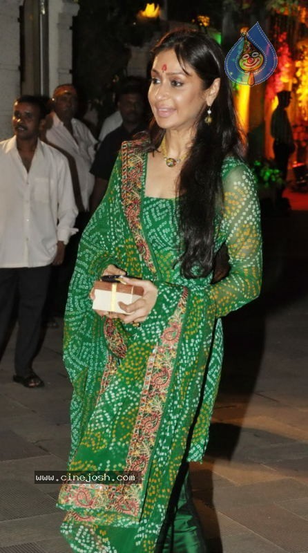 Bolly Celebs at Sanjay Dutt Mata ki Chowki Event - 77 / 129 photos